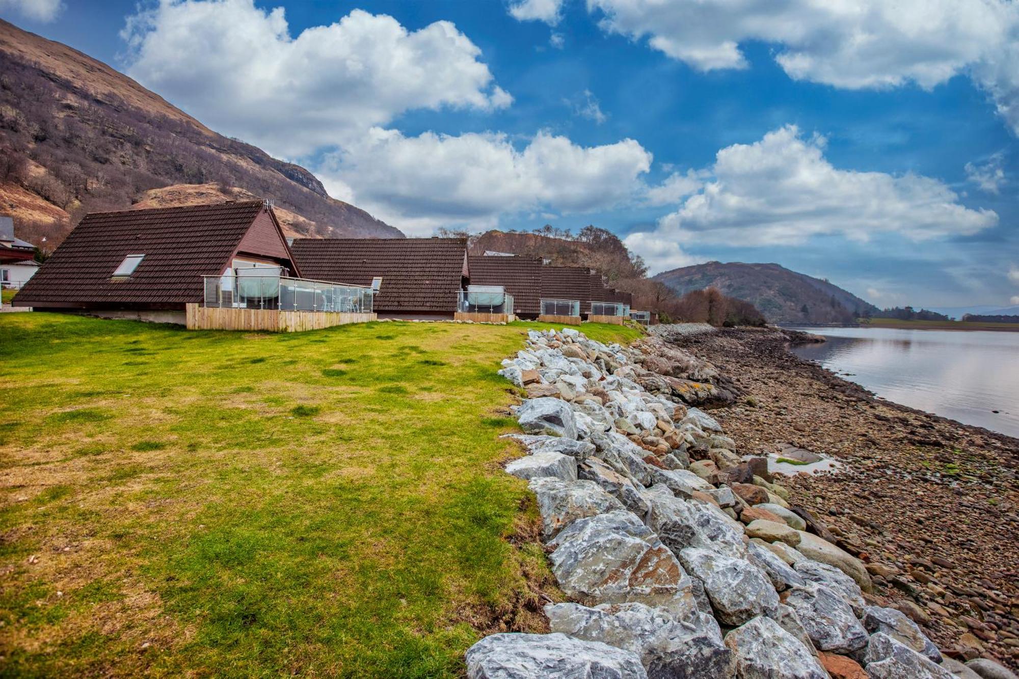 Loch Linnhe Waterfront Lodges With Hot Tubs Glencoe Exterior foto
